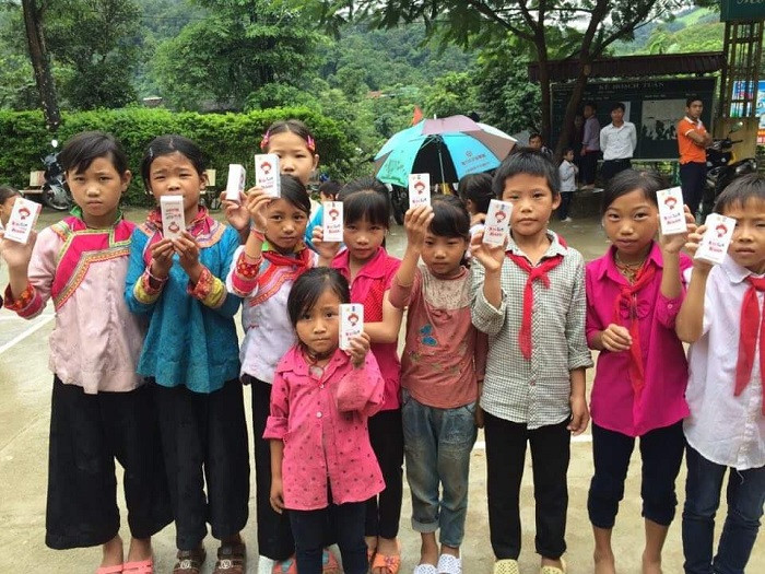 Những gương mặt ngây ngô khi nhận được món quà bất ngờ. Những gương mặt ngây ngô khi nhận được món quà bất ngờ.