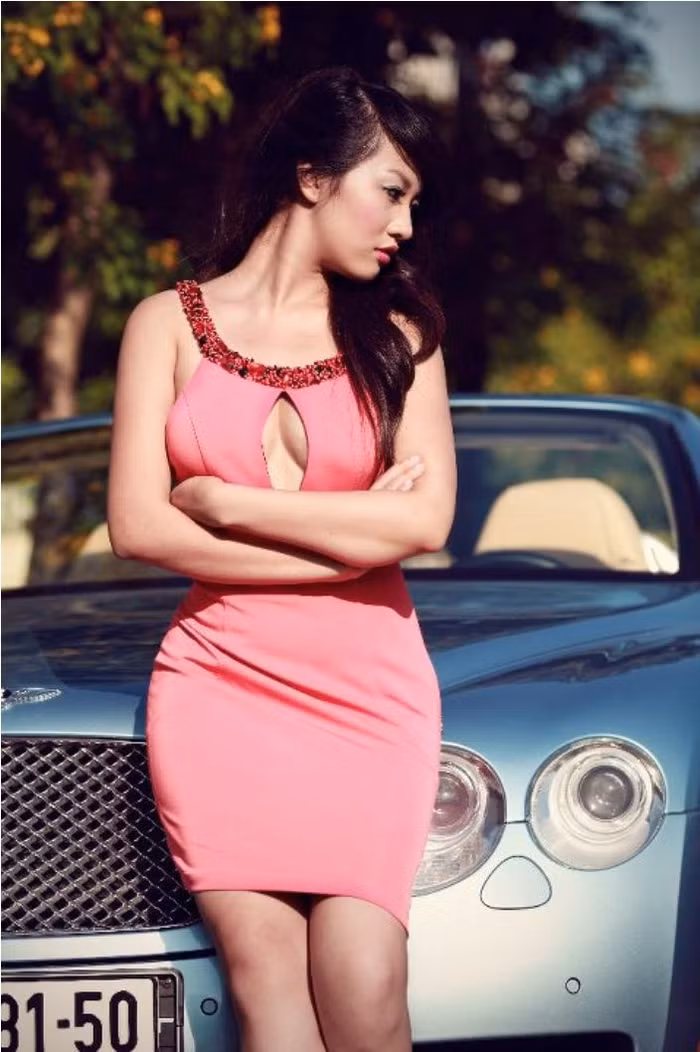 Nguyễn Thu Hà hiện là học sinh lớp 11A6 Trường THPT Nguyễn Trãi Nguyễn Thu Hà hiện là học sinh lớp 11A6 Trường THPT Nguyễn Trãi