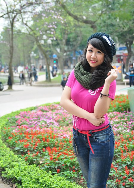 Phương Trang dự thi Duyên dáng Hà Thành. Dù không giành được giải thưởng, nhưng Trang vẫn rất vui vì đã có thêm nhiều người bạn mới Phương Trang dự thi Duyên dáng Hà Thành. Dù không giành được giải thưởng, nhưng Trang vẫn rất vui vì đã có thêm nhiều người bạn mới