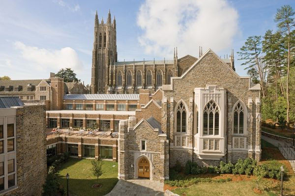 Đứng ở vị trí thứ 10 là Đại học Duke. Đại học Duke nằm ở Durham - bắc Carolina. Đây là một trong những trường đầu tư cho nghiên cứu nhiều nhất nước Mỹ. Đại học Duke cũng khá nổi tiếng về chất lượng đào tạo và các phong trào thể thao, đặc biệt là sự kiện thể thao quy mô lớn mang tên Blue Devils (Những con quỷ xanh). Vừa qua, trường tuyển sinh 6.664 học viên với mức học phí là 41.958 đôla/1 người/1 năm. Đứng ở vị trí thứ 10 là Đại học Duke. Đại học Duke nằm ở Durham - bắc Carolina. Đây là một trong những trường đầu tư cho nghiên cứu nhiều nhất nước Mỹ. Đại học Duke cũng khá nổi tiếng về chất lượng đào tạo và các phong trào thể thao, đặc biệt là sự kiện thể thao quy mô lớn mang tên Blue Devils (Những con quỷ xanh). Vừa qua, trường tuyển sinh 6.664 học viên với mức học phí là 41.958 đôla/1 người/1 năm.