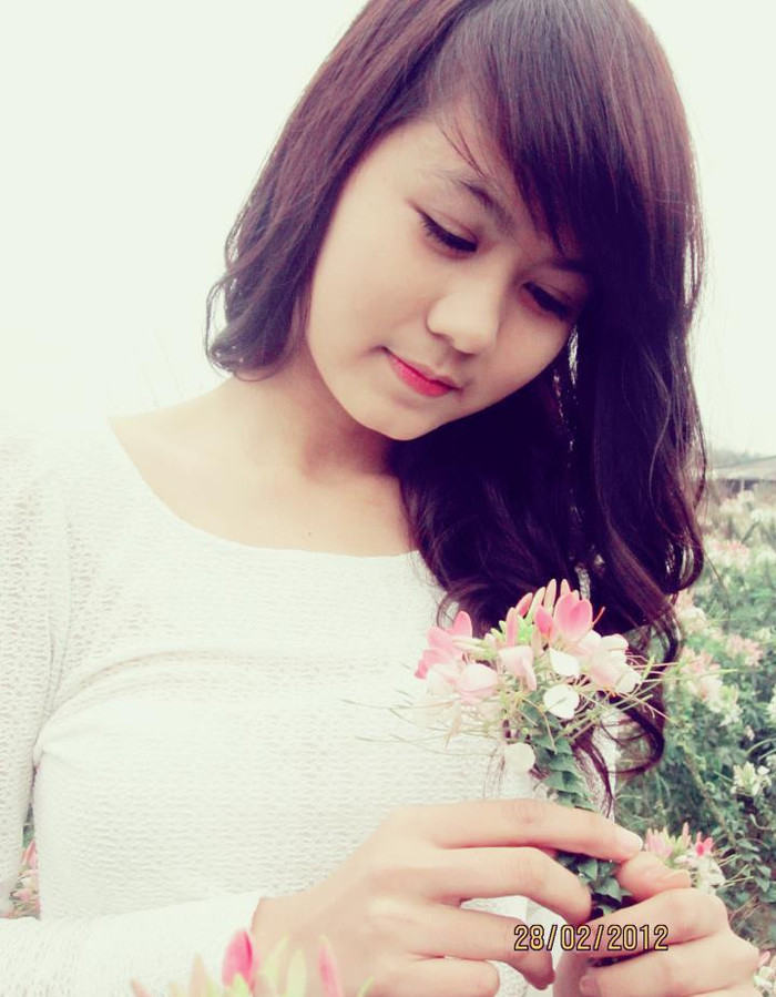 Ngay ở cuộc thi Duyên dáng Hà Thành lần đầu tham dự, Lan Chi đã giành giải Á khôi 2 Ngay ở cuộc thi Duyên dáng Hà Thành lần đầu tham dự, Lan Chi đã giành giải Á khôi 2