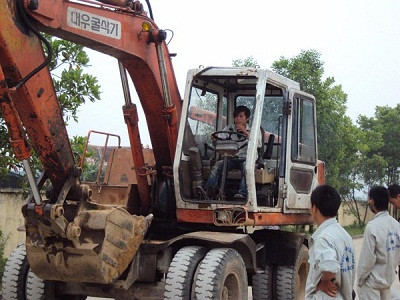 Lớp đào tạo thực hành máy công trình