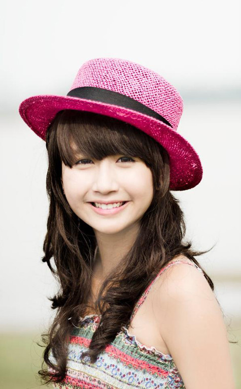 Quỳnh Anh luôn xinh đẹp ở mọi góc nhìn Quỳnh Anh luôn xinh đẹp ở mọi góc nhìn