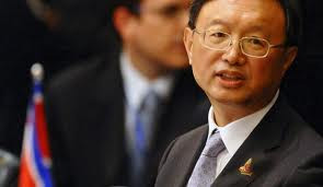 Những tuyên bố của ông Dương Khiết Trì về vấn đề biển Đông bên lề diễn đàn ARF lần này chẳng qua chỉ là một cách lập lờ đánh lận con đen nhằm cố tình che giấu âm mưu của Trung Quốc độc chiếm biển Đông đã trở nên ngày càng lộ liễu Những tuyên bố của ông Dương Khiết Trì về vấn đề biển Đông bên lề diễn đàn ARF lần này chẳng qua chỉ là một cách lập lờ đánh lận con đen nhằm cố tình che giấu âm mưu của Trung Quốc độc chiếm biển Đông đã trở nên ngày càng lộ liễu