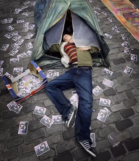 Một nghệ sỹ đang biểu diễn ở khu Hoàng gia Royal Mile.