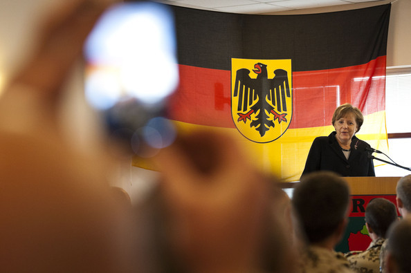 Trong chuyến thăm, bà đã có cuộc nói chuyện với toàn thể các binh sĩ Đức đang đóng quân tại Mazar-i-Sharif, Afghanistan.