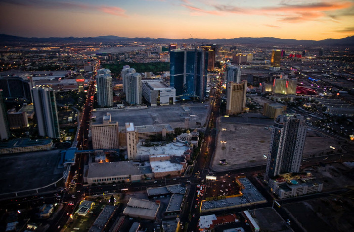 Thế nhưng, cuộc sống xa hoa ở Las Vegas không phải là điều duy nhất tồn tại ở thành phố này. Đó còn là cảnh sống cơ cực của không ít người "dưới đáy xã hội".