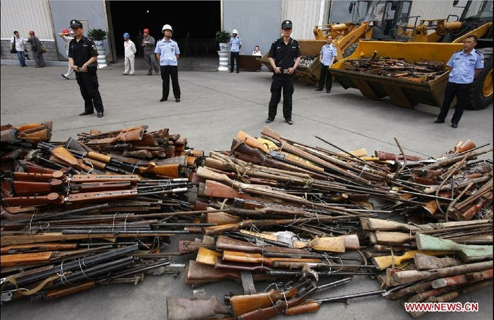 Lực lượng cảnh sát nước này đã thực hiện chiến dịch tiêu huỷ hơn 100.000 khẩu súng bất hợp pháp và trên 250 tấn thuốc nổ đã bị tịch thu ở 150 thành phố trên khắp Trung Quốc.