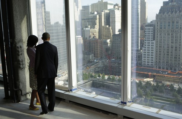 Tổng thống Mỹ Barack Obama và phu nhân đã có chuyến thăm tới công trình được xây dựng để thay thế tòa tháp đôi bị phá hủy vào ngày 11/9/2001. Tổng thống Mỹ Barack Obama và phu nhân đã có chuyến thăm tới công trình được xây dựng để thay thế tòa tháp đôi bị phá hủy vào ngày 11/9/2001.