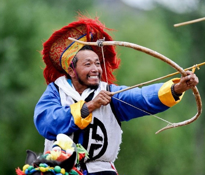 Cuộc thi đấu đòi hỏi các thí sinh phải có sức mạnh, sức bền và khả năng thiện xạ Cuộc thi đấu đòi hỏi các thí sinh phải có sức mạnh, sức bền và khả năng thiện xạ