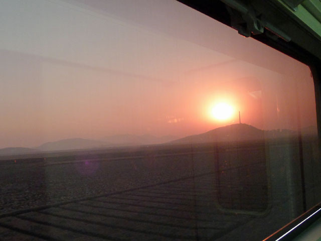 Cảnh mặt trời lặn ở nông thôn Triều Tiên. Cảnh mặt trời lặn ở nông thôn Triều Tiên.