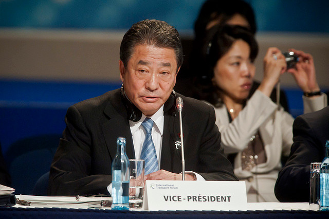 Tân Bộ trưởng Y tế, Lao động và Phúc lợi xã hội Wakio Mitsui.