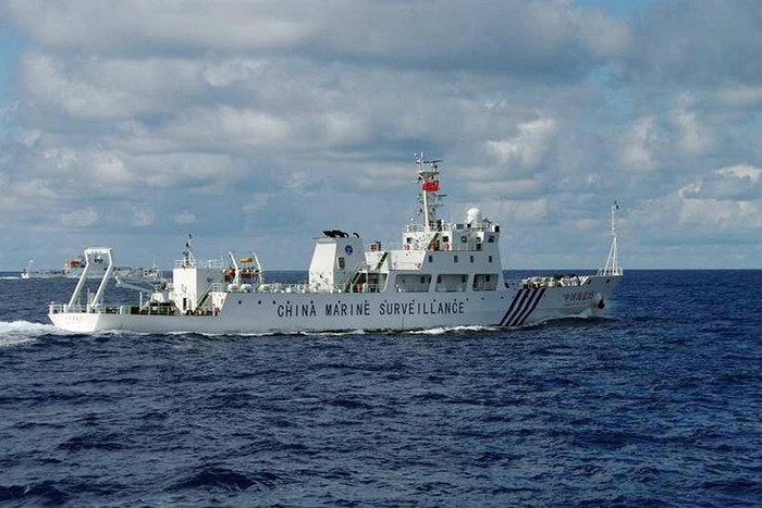 Thủ tướng Yoshihiko Noda tuyên bố sẽ duy trì hoạt động sẵn sàng chiến đấu sau khi Cảnh sát biển thông báo rằng hai tàu Hải giám Trung Quốc đã đi vào vùng biển Nhật Bản vào lúc khoảng 6 giờ 18 phút ngày thứ Năm.