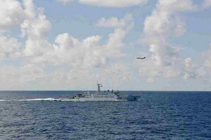 Máy bay Nhật Bản xua tàu Hải giám Trung Quốc ra khỏi nhóm đảo tranh chấp.