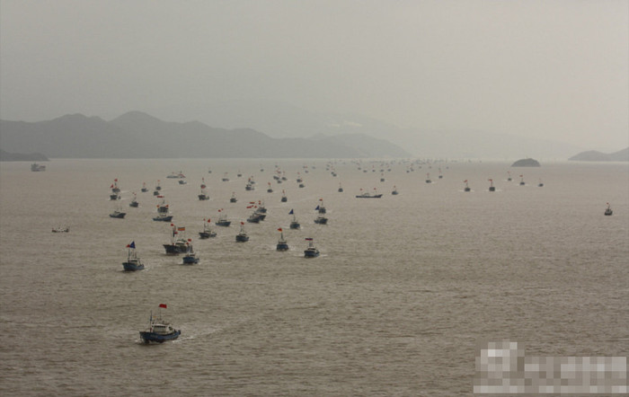 Lấy số đông tạo thế lực áp đảo cơ quan chức năng đối phương Lấy số đông tạo thế lực áp đảo cơ quan chức năng đối phương