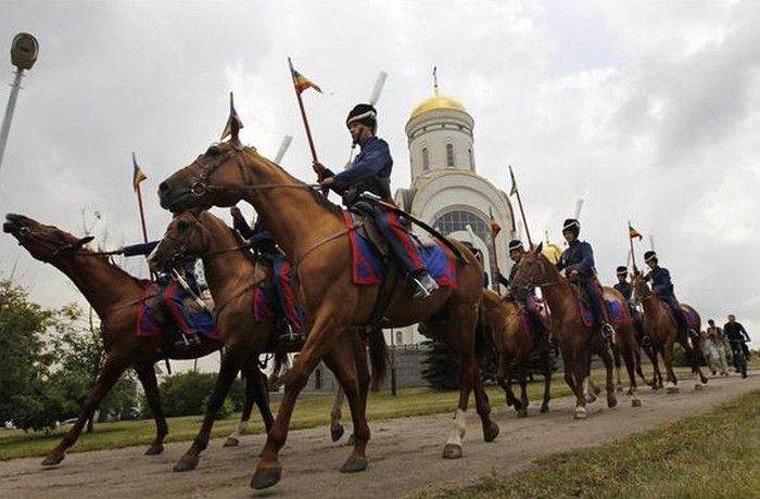 Các kỵ binh Cô dắc.