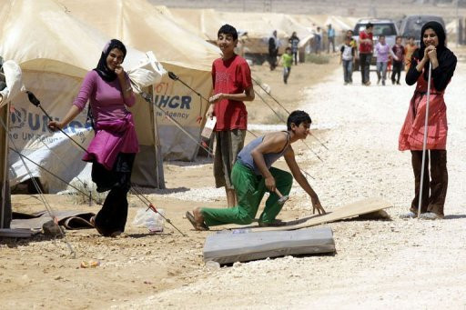 Trại Zaatari chỉ có thể tiếp nhận tối đa 10.000 người. Trại Zaatari chỉ có thể tiếp nhận tối đa 10.000 người.