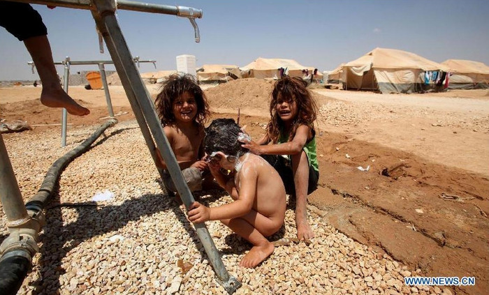 Những đứa trẻ Syria đã phải sớm chịu cảnh tị nạn khi còn quá nhỏ. Những đứa trẻ Syria đã phải sớm chịu cảnh tị nạn khi còn quá nhỏ.