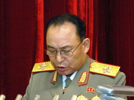 Cựu Tổng tham mưu trưởng quân đội Bắc Triều Tiên, Phó nguyên soái Ri Yong-ho được cho là đã bị bắt Cựu Tổng tham mưu trưởng quân đội Bắc Triều Tiên, Phó nguyên soái Ri Yong-ho được cho là đã bị bắt