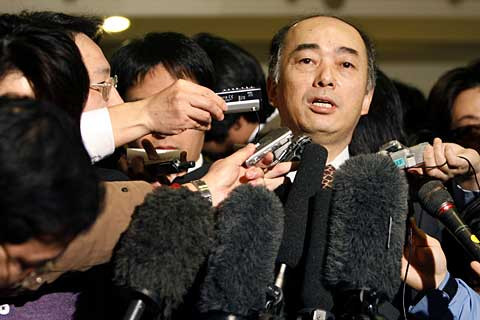 Thứ trưởng Ngoại giao Nhật Bản Kenichiro Sasae. Thứ trưởng Ngoại giao Nhật Bản Kenichiro Sasae.