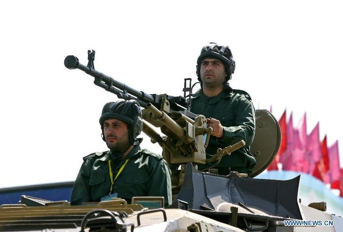 Binh sỹ Iran trong buổi diễu binh. Binh sỹ Iran trong buổi diễu binh.