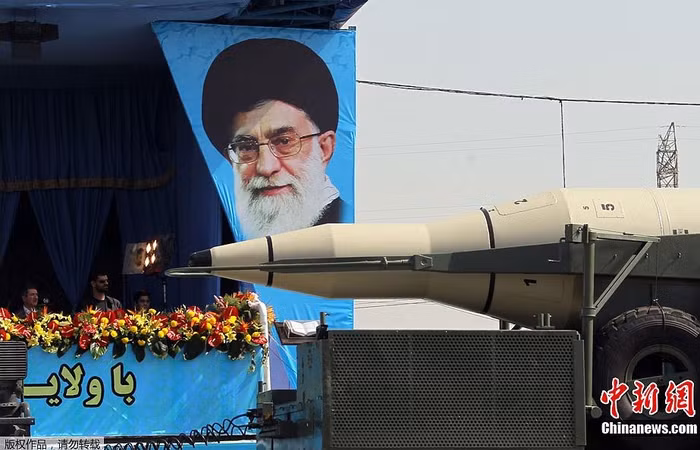 Tên lửa Sejil với tầm bắn xa khoảng 2.000km.