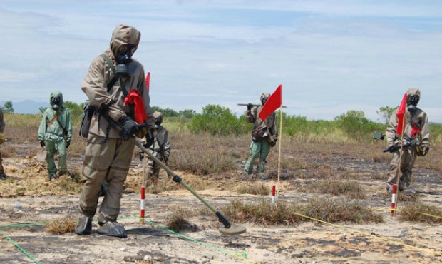 Xử lý đất nhiễm dioxin tại sân bay Đà Nẵng. (Ảnh: Báo Đà Nẵng)