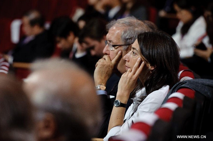 Hơn 300 Giám đốc Điều hành (CEO) doanh nghiệp tới từ các nền kinh tế thành viên Diễn đàn Hợp tác Kinh tế Châu Á-Thái Bình Dương APEC đã tới Vladivostok để tham dự hội nghị cấp cao. Hơn 300 Giám đốc Điều hành (CEO) doanh nghiệp tới từ các nền kinh tế thành viên Diễn đàn Hợp tác Kinh tế Châu Á-Thái Bình Dương APEC đã tới Vladivostok để tham dự hội nghị cấp cao.