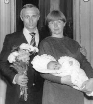 Putin và vợ Lyudmila Shkrebneva đã kết hôn vào năm 1983.