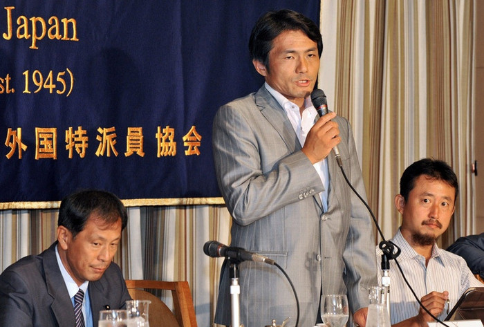 Trước đó, ngày 19/8, đoàn nghị sĩ và các thành viên tổ chức cánh hữu của Nhật Bản đã tới quần đảo tranh chấp Senkaku "để bảo vệ lòng tự trọng của người Nhật Bản". Trước đó, ngày 19/8, đoàn nghị sĩ và các thành viên tổ chức cánh hữu của Nhật Bản đã tới quần đảo tranh chấp Senkaku "để bảo vệ lòng tự trọng của người Nhật Bản".