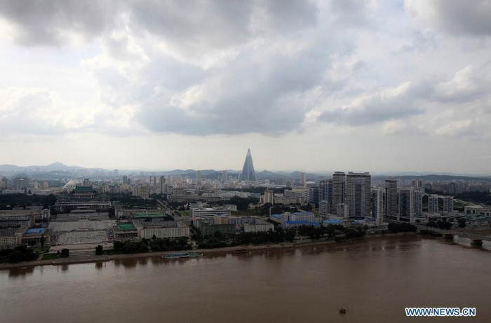 Khung cảnh nên thơ bên dòng sông Đại Đồng. Khung cảnh nên thơ bên dòng sông Đại Đồng.