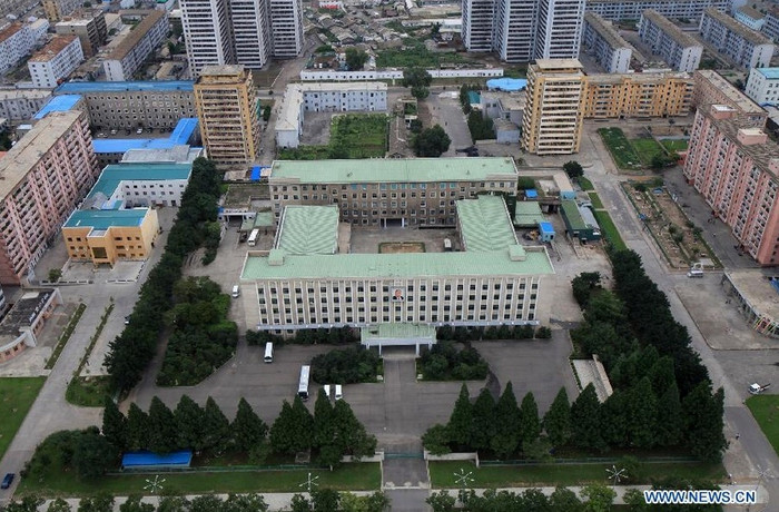 Đây cũng là nơi tập trung của nhiều khu vui chơi giải trí cho người dân như sân trượt băng và mới đây nhất, Bình Nhưỡng đã khánh thành Công viên Nhân dân Nungra rộng lớn và hiện đại. Đây cũng là nơi tập trung của nhiều khu vui chơi giải trí cho người dân như sân trượt băng và mới đây nhất, Bình Nhưỡng đã khánh thành Công viên Nhân dân Nungra rộng lớn và hiện đại.