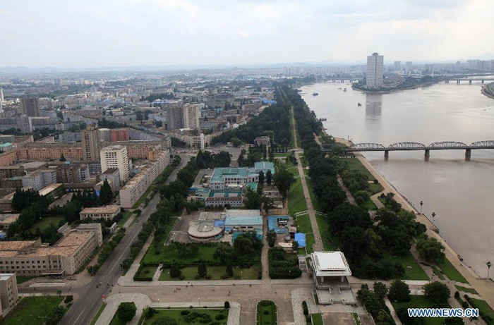 Quang cảnh thành phố Bình Nhưỡng nhìn từ trên cao. Quang cảnh thành phố Bình Nhưỡng nhìn từ trên cao.