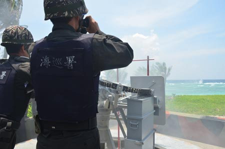 Đài Loan diễn tập bắn đạn thật trái phép trên đảo Ba Bình - một động thái thu hút sự quan tâm và ủng hộ bất ngờ của Đảng Dân chủ Tiến bộ đối lập. Đài Loan diễn tập bắn đạn thật trái phép trên đảo Ba Bình - một động thái thu hút sự quan tâm và ủng hộ bất ngờ của Đảng Dân chủ Tiến bộ đối lập.