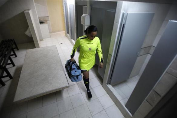 Nữ trọng tài Colombia Samary Rodriguez. Nữ trọng tài Colombia Samary Rodriguez.