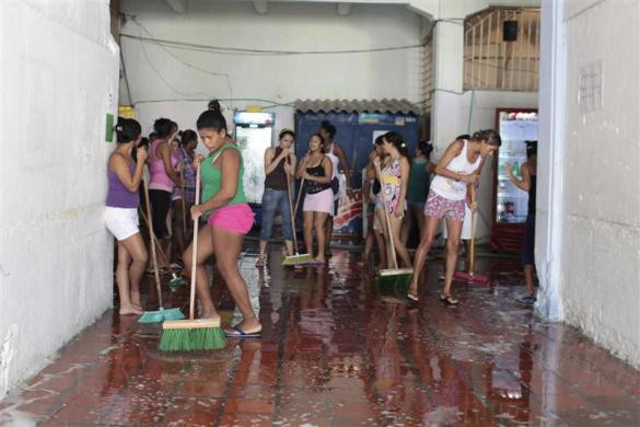 Các nữ tù nhân trong nhà tù Cartagena, Tây Ban Nha. Các nữ tù nhân trong nhà tù Cartagena, Tây Ban Nha.