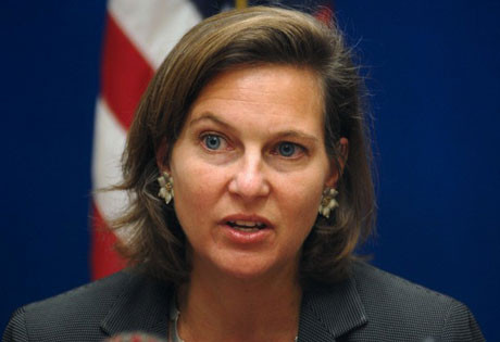 Phát ngôn viên Bộ Ngoại giao Mỹ Victoria Nuland. Phát ngôn viên Bộ Ngoại giao Mỹ Victoria Nuland.