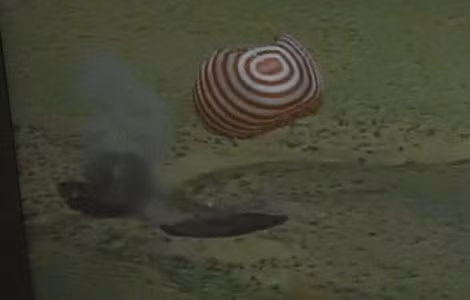 Các phi hành gia trên tàu vũ trụ Thần Châu-9 đã cất cánh vào ngày 16/6 và đặt chân trở lại Trái Đất lúc khoảng 10 giờ sáng theo giờ Trung Quốc.