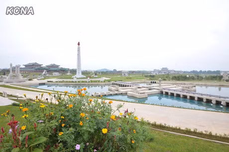 Đây là một trong những công trình văn hóa trọng điểm được nhà lãnh đạo Kim Jong-un đặc biệt quan tâm và chỉ đạo sát sao.