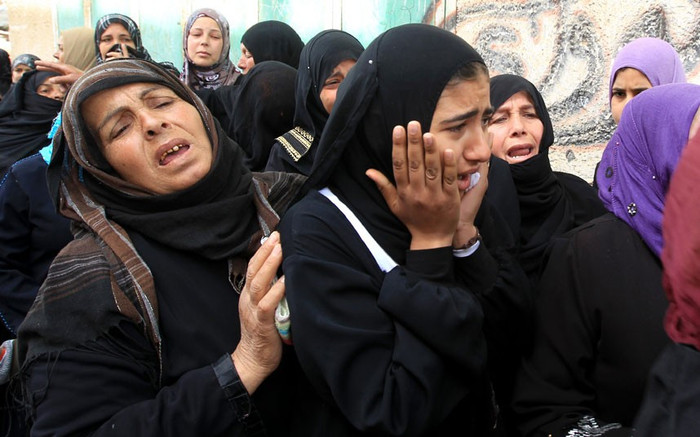 Ngày 13/3, một thỏa thuận ngừng bắn "toàn diện và hai chiều" giữa các nhóm vũ trang Palestine và Israel đã được đưa ra, chấm dứt những đợt nã hàng loạt tên lửa. Song, dải Gaza đã phải chứng kiến một cảnh tan thương, đổ nát chưa từng thấy. Ngày 13/3, một thỏa thuận ngừng bắn "toàn diện và hai chiều" giữa các nhóm vũ trang Palestine và Israel đã được đưa ra, chấm dứt những đợt nã hàng loạt tên lửa. Song, dải Gaza đã phải chứng kiến một cảnh tan thương, đổ nát chưa từng thấy.