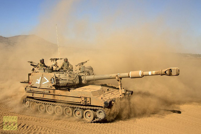 Tuần trước, quân đội Israel cũng tiến hành tập trận mô phỏng tình huống Hezbollah bắn rocket hàng loạt vào lãnh thổ của mình. Tuần trước, quân đội Israel cũng tiến hành tập trận mô phỏng tình huống Hezbollah bắn rocket hàng loạt vào lãnh thổ của mình.