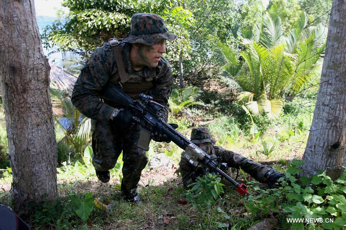 Cuộc diễn tập diễn ra trong bối cảnh Philippines và Trung Quốc đang căng thẳng về vấn đề bãi cạn Scarborough (Trung Quốc gọi là Hoàng Nham). Nhưng Mỹ khẳng định cuộc diễn tập không nhằm vào bất cứ nước nào.