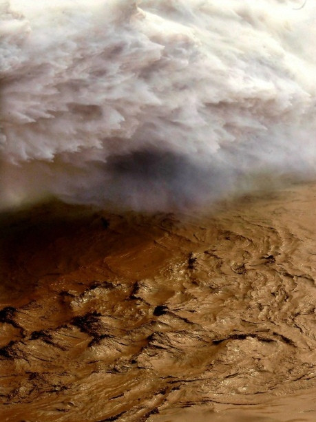 Có tổng cộng 762 triệu tấn cát từ con sông này đã được đổ ra biển trong vòng 10 năm qua.