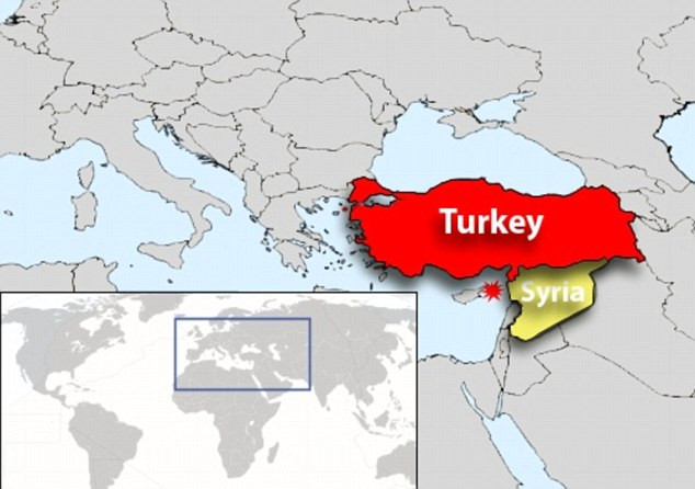 Máy bay F4 Phantom bị cáo buộc đã xâm phạm không phận phía trên vùng lãnh hải Syria nên lực lượng phòng không nước này đã bắn hạ nó. Máy bay F4 Phantom bị cáo buộc đã xâm phạm không phận phía trên vùng lãnh hải Syria nên lực lượng phòng không nước này đã bắn hạ nó.