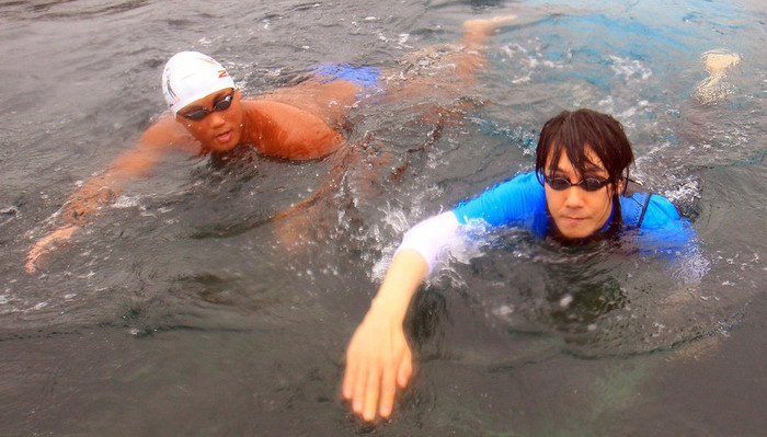 Sinh nhật tuổi 45 của ca sĩ Kim Jang-Hoon sẽ rơi vào thứ Ba này khi anh đang ở giữa biển khơi. Trước khi xuất phát, anh nói với các phóng viên rằng: "Tôi sẽ không bao giờ hô rằng "Dokdo là lãnh thổ của chúng tôi khi tôi đến đó. Đó là điều vô nghĩa bởi vì họ không thể phủ nhận nhóm đảo là lãnh thổ của chúng tôi." Sinh nhật tuổi 45 của ca sĩ Kim Jang-Hoon sẽ rơi vào thứ Ba này khi anh đang ở giữa biển khơi. Trước khi xuất phát, anh nói với các phóng viên rằng: "Tôi sẽ không bao giờ hô rằng "Dokdo là lãnh thổ của chúng tôi khi tôi đến đó. Đó là điều vô nghĩa bởi vì họ không thể phủ nhận nhóm đảo là lãnh thổ của chúng tôi."