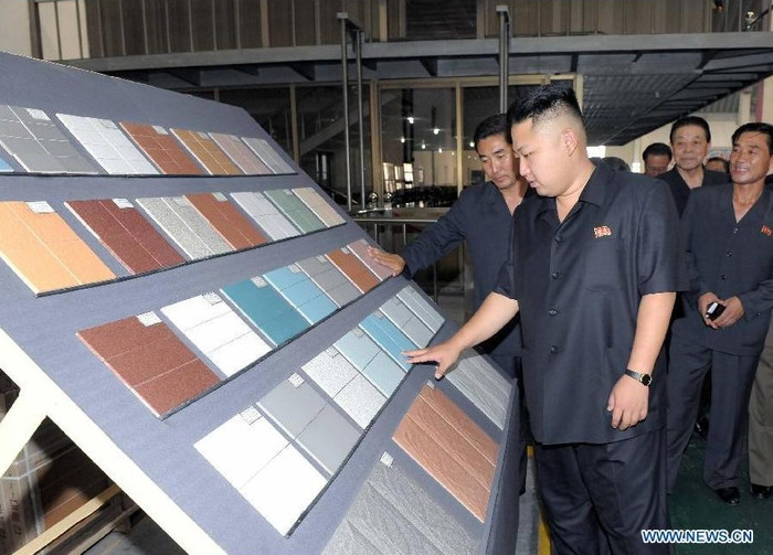 Nối tiếp một loạt các chuyến thị sát các đơn vị quân sự ở tiền tuyến, ông Kim Jong-un gần đây đã dành thời gian thăm các cơ quan về kinh tế. Nối tiếp một loạt các chuyến thị sát các đơn vị quân sự ở tiền tuyến, ông Kim Jong-un gần đây đã dành thời gian thăm các cơ quan về kinh tế.