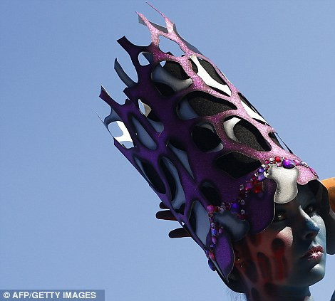 Tạo hình và màu sắc đa dạng