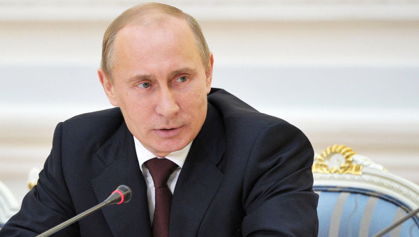 Tổng thống Nga Vladimir Putin ký sắc lệch vào ngày 21/5. Tổng thống Nga Vladimir Putin ký sắc lệch vào ngày 21/5.