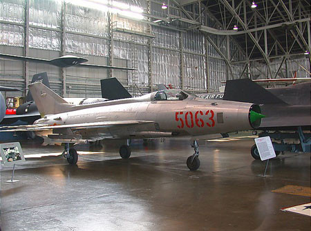 MiG-21F13 (số hiệu 5063) tại Bảo tàng Không quân Mỹ nằm trong khuôn viên căn cứ không quân Wright – Patterson (bang Ohio). MiG-21F13 có lẽ biến thể đầu tiên của dòng tiêm kích MiG-21 được Liên Xô viện trợ cho Không quân Nhân dân Việt Nam kể từ cuối năm 1965. MiG-21F13 (số hiệu 5063) tại Bảo tàng Không quân Mỹ nằm trong khuôn viên căn cứ không quân Wright – Patterson (bang Ohio). MiG-21F13 có lẽ biến thể đầu tiên của dòng tiêm kích MiG-21 được Liên Xô viện trợ cho Không quân Nhân dân Việt Nam kể từ cuối năm 1965.