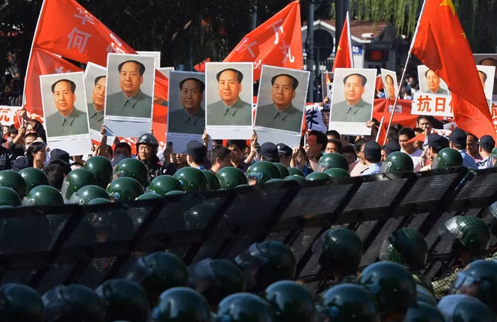 Trong ngày kỷ niệm 81 năm "sự kiện ngày 18/9", nhiều người dân Bắc Kinh đã đổ xô đến Đại sứ quán Nhật Bản để biểu tình.